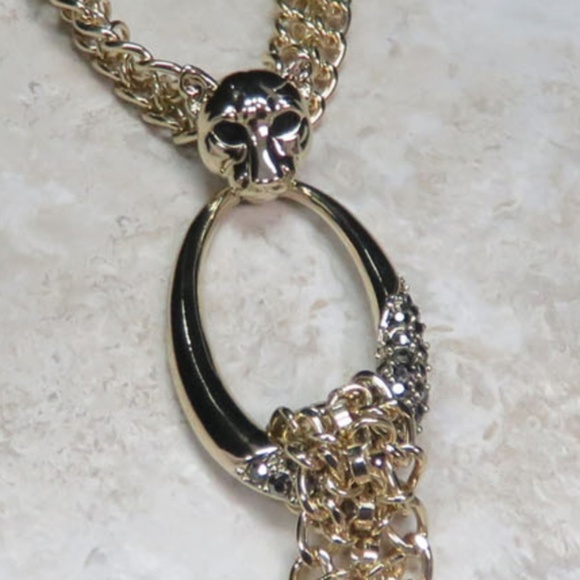 Gold Bebe necklace with oval "cat" pendant - Picture 2 of 7